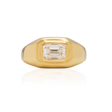 DIAMOND EMERALD CUT DOME RING