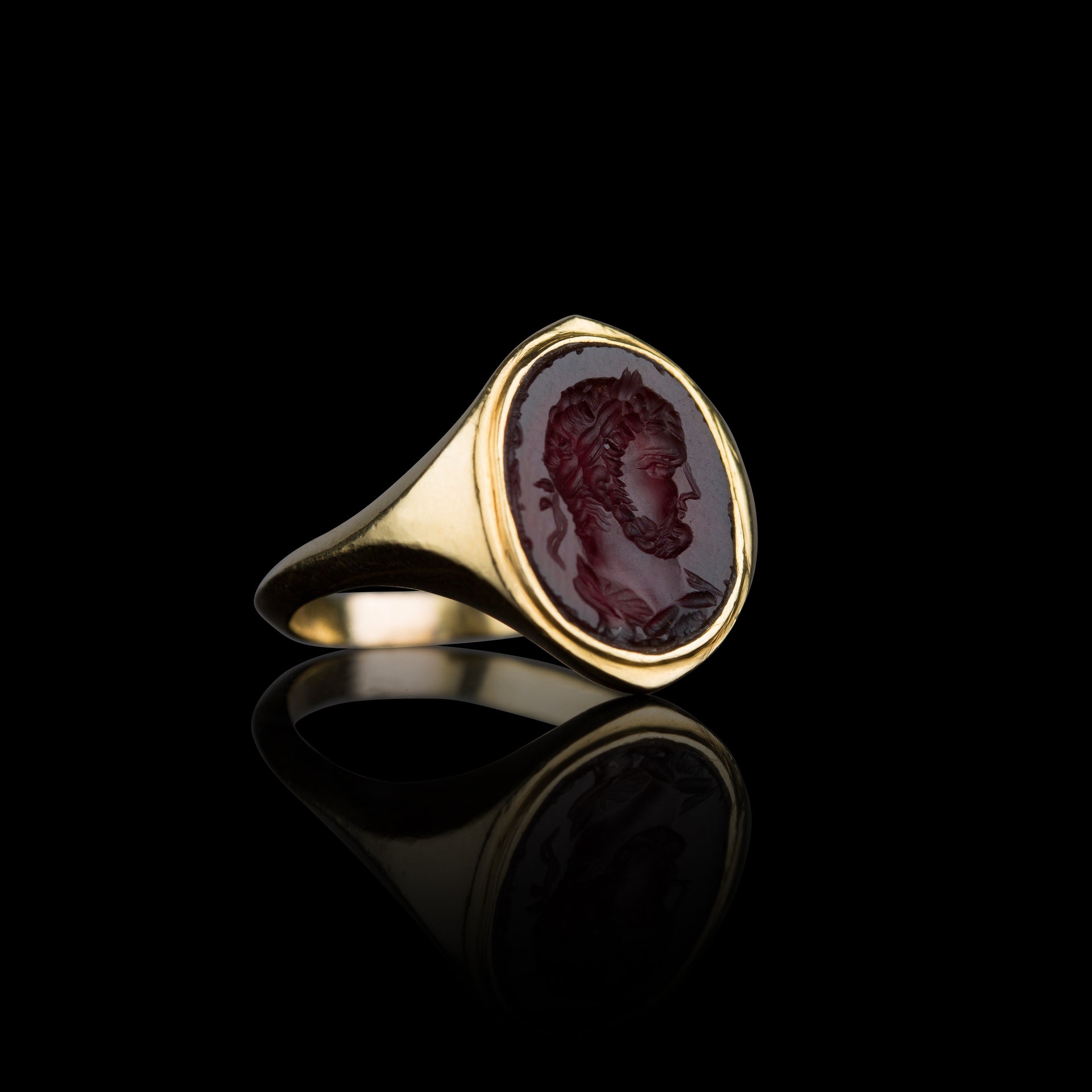 ANCIENT GARNET INTAGLIO